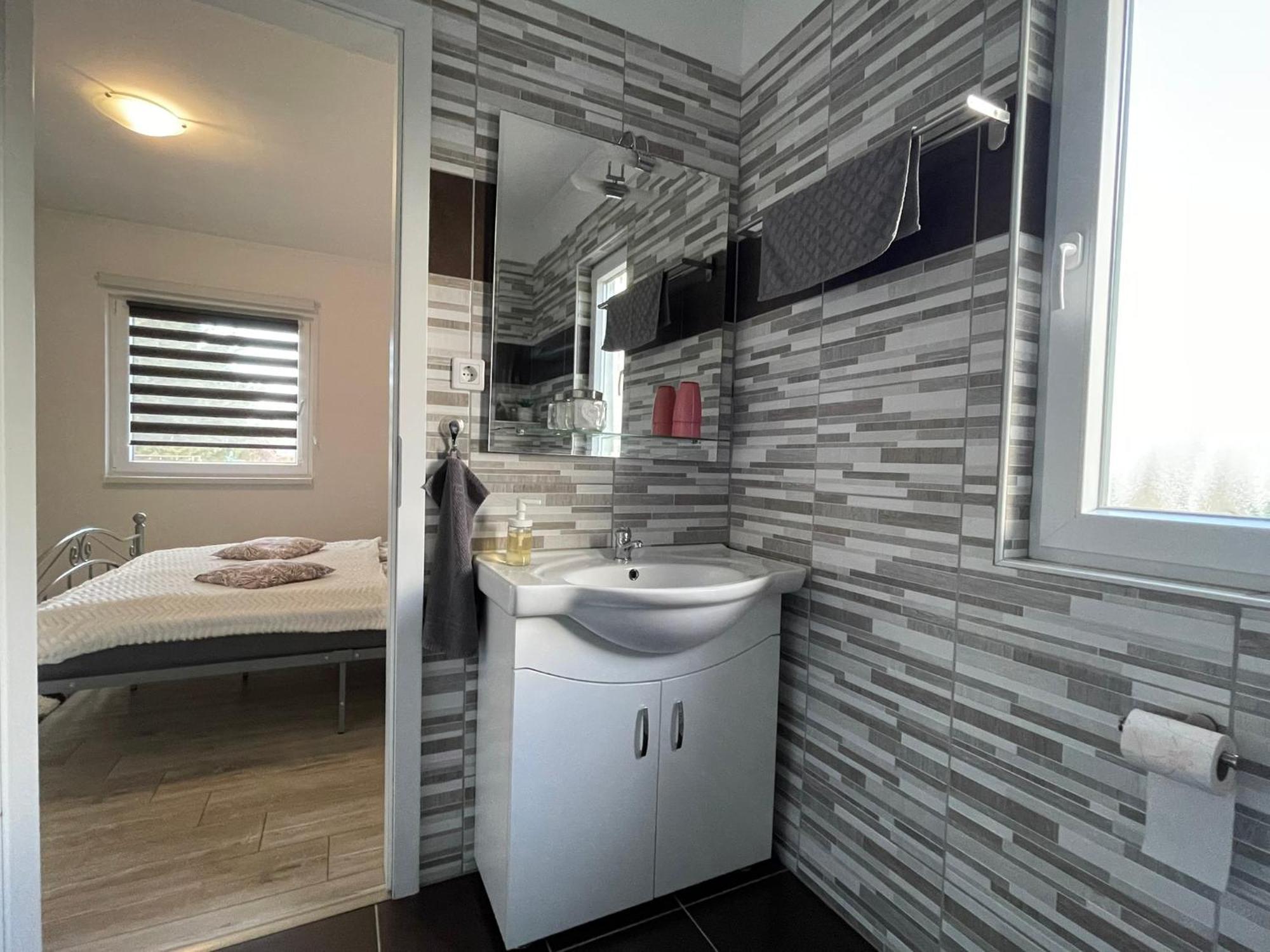 Fullhouse Apartmanhaz Zamardi Ngoại thất bức ảnh