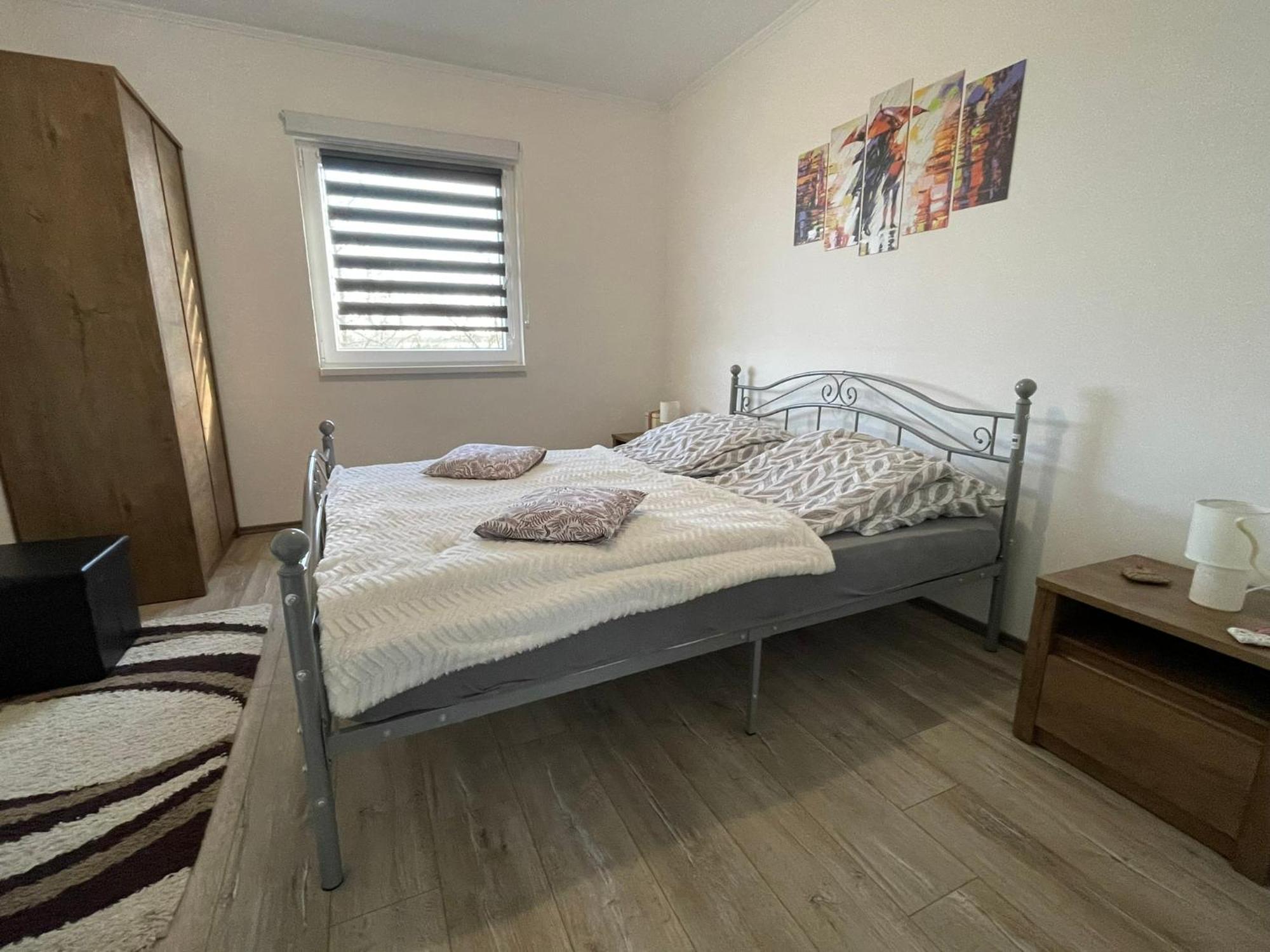 Fullhouse Apartmanhaz Zamardi Ngoại thất bức ảnh