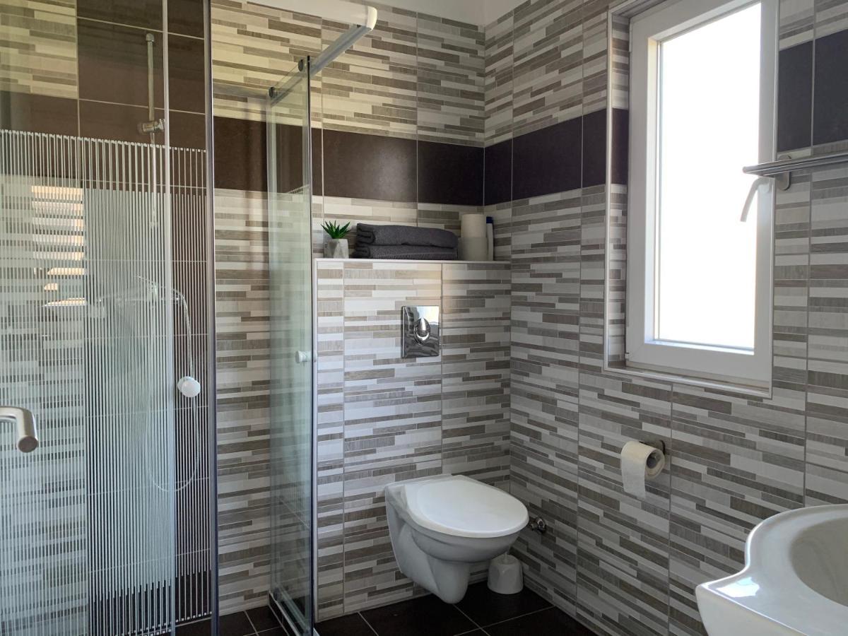 Fullhouse Apartmanhaz Zamardi Ngoại thất bức ảnh